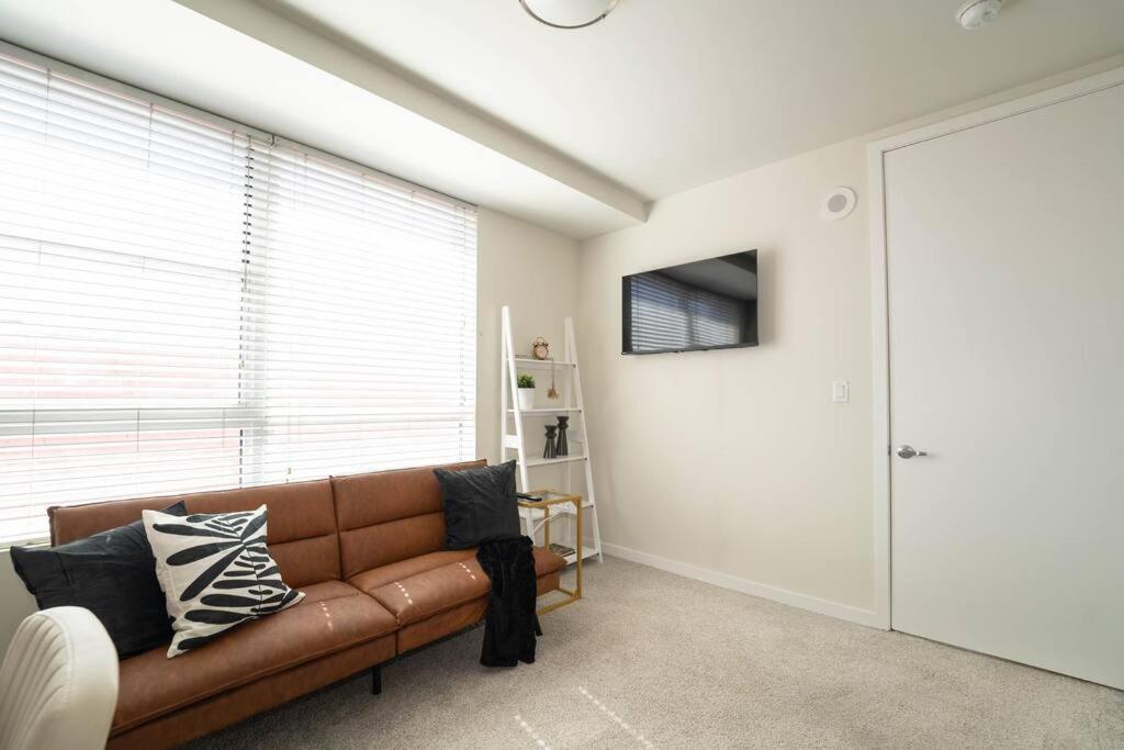 June Specials- Suite Spot Dtla- Free Parking For One Car! Los Angeles Buitenkant foto