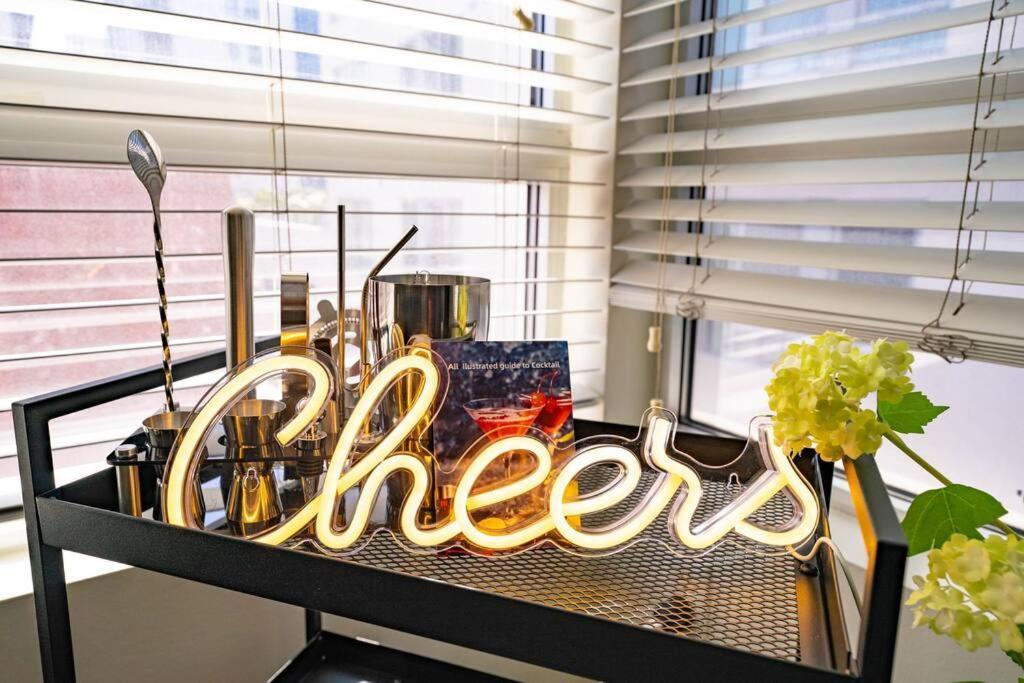 June Specials- Suite Spot Dtla- Free Parking For One Car! Los Angeles Buitenkant foto